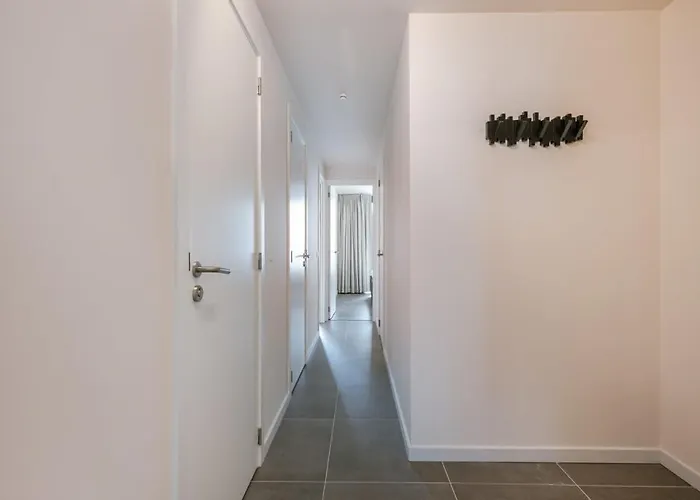 Huswell - Modern For Up To Five People * Oostende