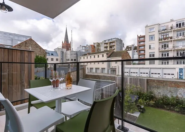 Huswell - Modern For Up To Five People