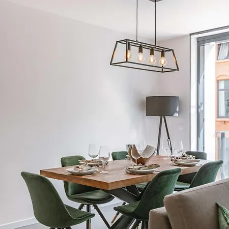 Huswell - Modern For Up To Five People *